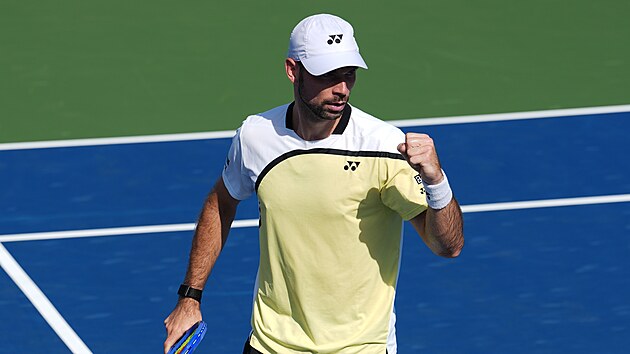 Jurij Rodionov ve druh�m kole US Open.