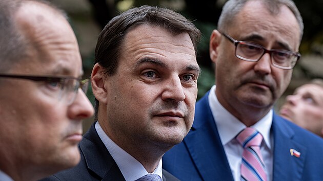 Motorist� sob� se setkali s premi�rem Babi�em a ministryn� financ� Alenou Schillerovou. Jednali o st�tn�m rozpo�tu. Schodek ve v��i 389 miliard korun je pro nep�ijateln�. (3. z��� 2026)