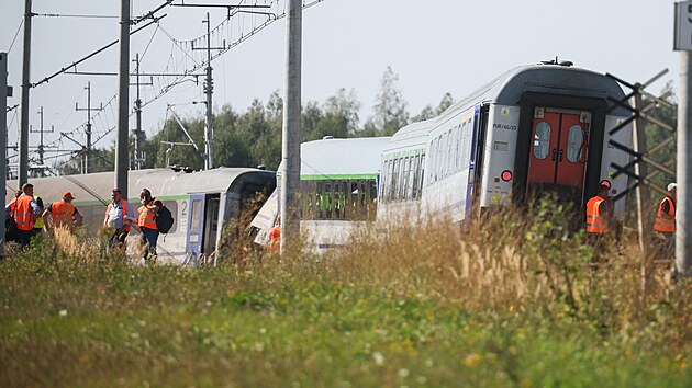 P�i st�etu vlaku s kamionem v Polsku zem�el jeden �lov�k, dal�� jsou zran�n�. (9. z��� 2026)