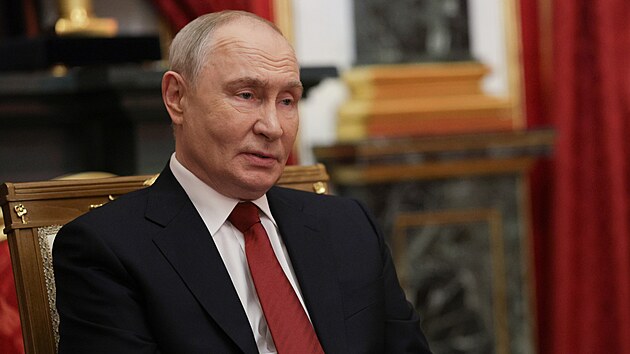 Rusk� prezident Vladim�r Putin v Kremlu na jedn�n� s americk�mi vyjednava�i Stevem Witkoffem a Jaredem Kushnerem. (5. z��� 2026)