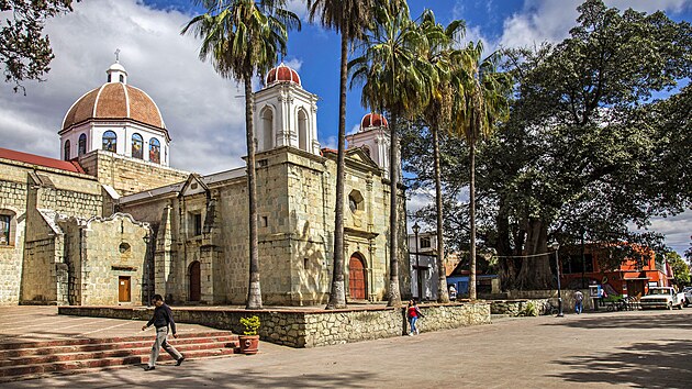Historick� centrum Oaxacy je kompaktn� a v�t�ina d�le�it�ch m�st le�� v pohodln� p�� vzd�lenosti od hlavn�ho n�m�st� Z�calo.