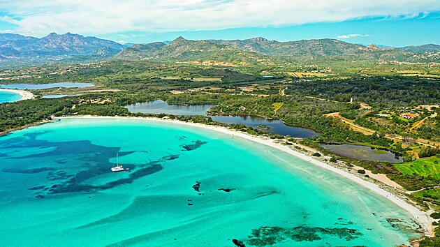 Mo�e u plá�e Cala Brandinchi je pr�zra�né a m�lké, ideální pro rodiny s d�tmi i...