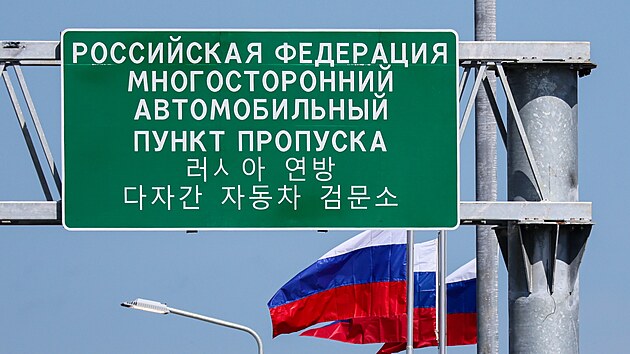 Severn� Korea a Rusko otev�ely prvn� silni�n� most spojuj�c� oba st�ty, klene se p�es �eku Tuman. (7. z��� 2026)
