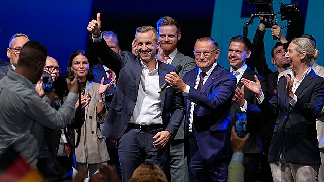 L�dr AfD Ulrich Siegmund hovo�� ve �t�bu strany po zemsk�ch volb�ch v Sasku-Anhaltsku v Magdeburku. (6. z��� 2026)
