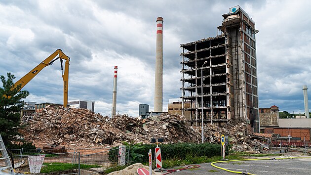Torzo vyho�el� budovy 34 ve Zl�n� se zachr�nit nepoda��, mus� j�t k zemi. (4. z��� 2026)
