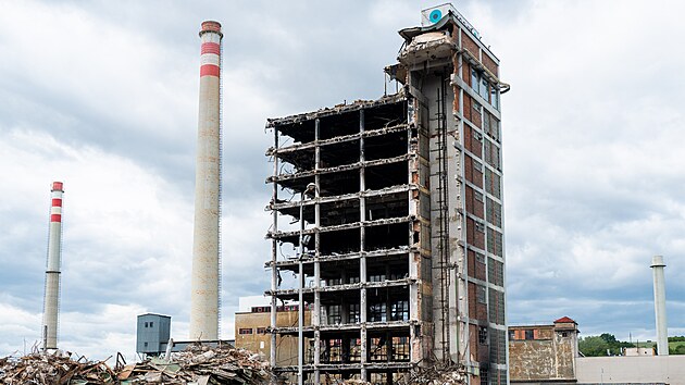 Torzo vyho�el� budovy 34 ve Zl�n� se zachr�nit nepoda��, mus� j�t k zemi. (4. z��� 2026)