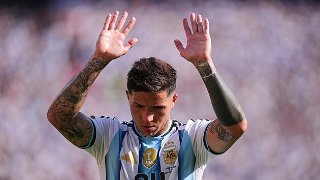 Argentinský zálo�ník Enzo Fernández po vylou�ení ve finále se �pan�lskem.