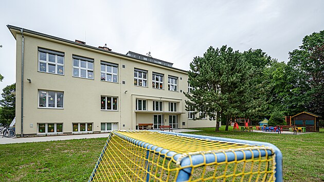 Opraven� Z�kladn� a mate�sk� �kola v Mal�ov� Lhot� (31. srpna 2026)