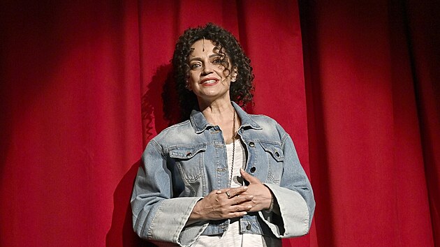 Lucie B�l� na tiskov� konferenci k muzik�lu Oby�ejn� holka (2. z��� 2026)