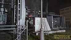 V Plzni v noci hořel transformátor v areálu teplárny, nikdo nebyl zranÄ�n