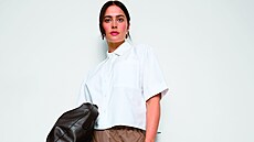 Le�érní styl má zelenou a elegantní ko�ile versus pohodové kalhoty jsou dobrá...