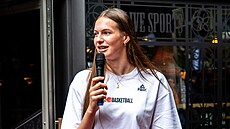 Emma �echová p�i slavnostním otev�ení �eského domu v Berlín�.