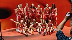 �eské basketbalistky b�hem týmového focení na MS v Berlín�.