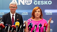 Tisková konference poslaneckého klubu hnutí ANO. Na snímku Karel Havlí�ek a...