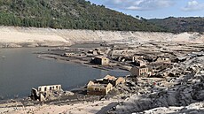 M�la vy�e�it problémy se suchem a vyrovnání mezi �pan�lskem a Portugalskem....