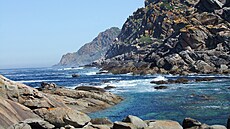Po�et turist�, kte�í sem mohou p�iplout, je omezený. Stejn� jako po�et trajekt�...