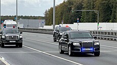 V Moskv� se objevila kolona vozidel, v nich� by m�li sed�t Trumpovi vyjednava�i...