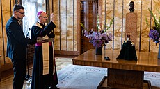 So�ku Pra�ského Jezulátka slavnostn� po�ehnal pra�ský arcibiskup Stanislav...