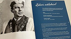 Prostor p�ed budovou P�írodov�decké fakulty Univerzity Palackého v Olomouci