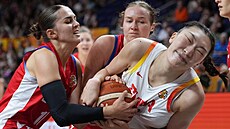 Eli�ka Joklová se p�etahuje o mí� s Chan Sü z �íny.