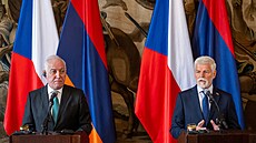 Petr Pavel a arménský prezident Vahagn Cha�aturjan b�hem �tvrte�ního setkání na...
