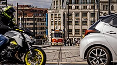 Zprovozn�ní tramvajové trati nad Národním muzeem po n�kolikaleté rekonstrukci....