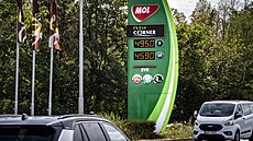 Vysoké ceny paliv, zejména nafty u �erpacích stanic poblí� centra Prahy. (7....