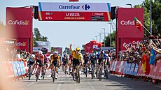 �ÍSLO �TY�I. Tak jako Matthew Brennan �ádil p�i svém debutu na Grand Tour...