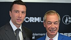 �éf francouzského Národního sdru�ení Jordan Bardella a p�edseda britské strany...