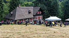 Do bývalé sklá�ské osady v Jizerských horách se v sobotu 5. zá�í navrátí sklá�i...
