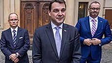 Motoristé sob� se setkali s premiérem Babi�em a ministryní financí Alenou...