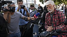 V sobotu 5. zá�í vyrazila z pra�ských Hole�ovic spanilá jízda 800 motorká��....
