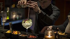 Luxusní hotel Sunborn London stojí na palub� ob�í jachty. (16. února 2017)