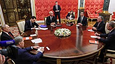 Ruský prezident Vladimír Putin v Kremlu na jednání s americkými vyjednava�i...