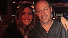 Amber Carterová se svým otcem, kterého p�ipravil o �ivot sériový vrah Jeremy...