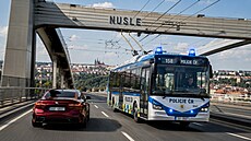 Ke stíhání pirát� silnic by se hodil policejní trolejbus. AI se inspirovala...