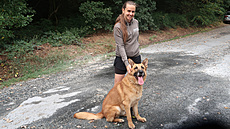 Michaela Zemánková, zakladatelka útulku Dogpoint, a pes Buddy, o kterého se...