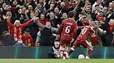 Alexis Mac Allister z Liverpoolu slaví gól na 2:1 proti Atléticu Madrid v...