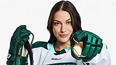 Hokejistka Daniela Pej�ová v dresu Boston Fleet.
