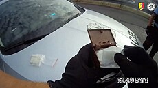 Já ty drogy na�el, nejsou moje, tvrdil mu� policist�m