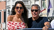 Amal Clooneyová s man�elem Georgem Clooneym (Benátky, 4. zá�í 2026)