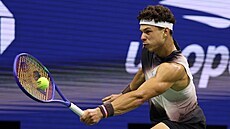 Tenista Ben Shelton b�hem �tvrtfinále US Open.