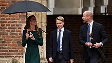 Princezna Kate, princ George a princ William v první �kolní den na Eton College...