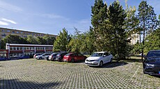 Pozemek, kde m�l v �erných Polích vyr�st parkovací d�m. Místní ho odmítli.