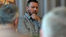 Nová kniha mapuje 80 let hokeje v SokolovÄ�