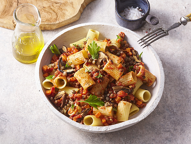 Veganské bolognese s čočkou: Recept s hříbky a rajčatovou omáčkou