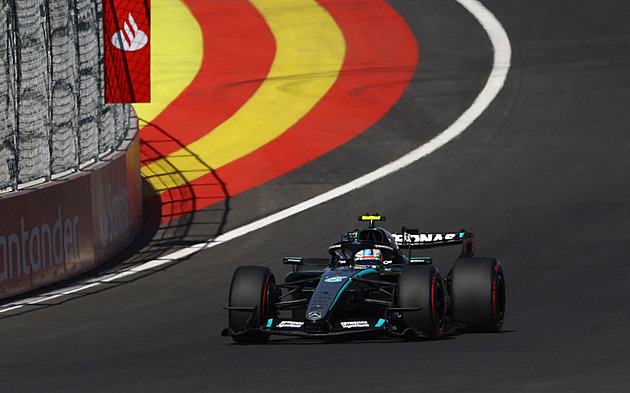 F1 ONLINE: V Madridu vede Norris, Hamiltona odstavila závada brzd