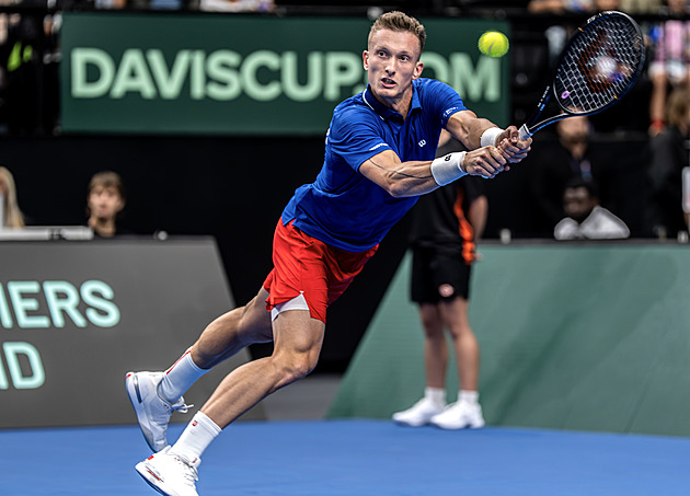 Češi hrají s Američany 1:1. Menšík neuspěl, ale Lehečka skolil finalistu US Open