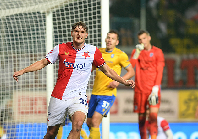 Teplice - Slavia 0:2, vítězný gól má záložník Nowak, zápas přerušil výpadek světel