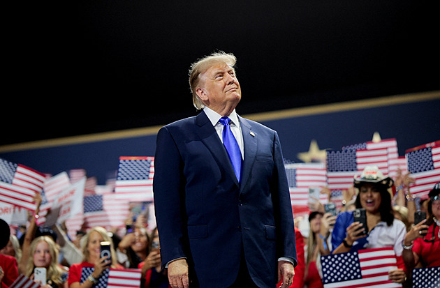 USA čeká peklo, jestli republikáni prohrají volby, řekl Trump. Za výhru slíbil odměnu